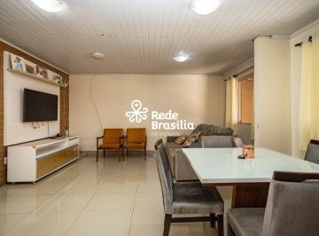 Casa · 120m² · 3 Quartos · 2 Vagas · QR 7 | Casa térrea com 3 quartos - sendo 1 suíte - 2 vagas - Candangolândia