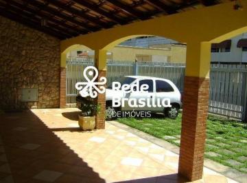 Casa · 200m² · 3 Quartos · 1 Vaga · QI 7 | Casa térrea na laje com 3 quartos - sendo 1 suíte - 1 vaga - aceita financiamento e FGTS - Gu