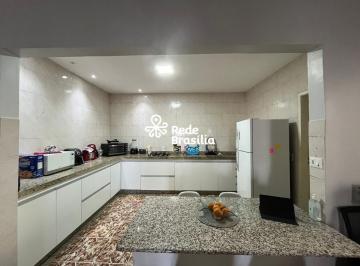 Casa · 90m² · 2 Quartos · 3 Vagas · QS 6 | Casa térrea em lote comercial com 2 quartos - sendo 1 suíte - 3 vagas - quintal - estuda perm