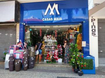 Comercial · 67m² · Lojão com ar condicionado e portão automático na Praça do Valqueire
