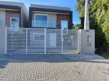 Casa · 108m² · 3 Quartos · 2 Vagas · Ótimo sobrado no Balneário Rainha do Mar - Conforto e aconchego garantido!