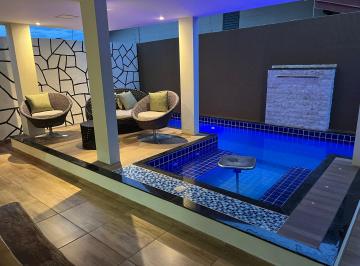 Casa de 3 quartos, Águas Claras · SOBRADO À VENDA EM ARNIQUEIRAS
