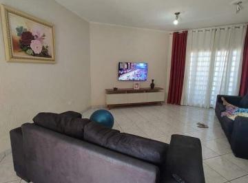 Casa · 338m² · 3 Quartos · 3 Vagas · Sobrado à venda no Jardim Esmeralda em Santa Bárbara d’Oeste com 3 quartos (1 suíte) e 3 vagas de ga