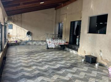 Casa · 250m² · 3 Quartos · 5 Vagas · Casa disponível para venda no bairro Carajás em Uberlândia MG