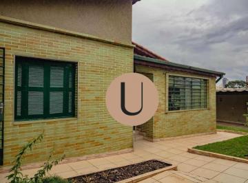66cbdddd7018f8ad7407e7170f7b505438110430 · Casa à Venda com 220m², 03 dorm, 01 suíte