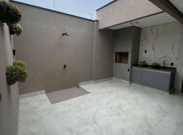 18bda99c6f9eb526dd6425d8e32e00fce0fb464b · QR 604, casa reformada de 150m², 3 suítes, armários, churrasqueira - R$: 640.000