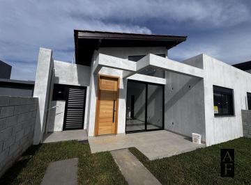 Casa · 85m² · 2 Quartos · 1 Vaga · Casa de Alvenaria em Garopaba