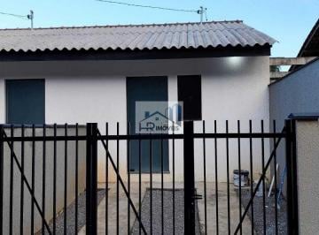 Casa · 32m² · 1 Quarto · 1 Vaga · Kitnet para alugar no bairro Itacolomi - Balneário Piçarras/SC