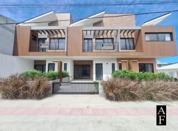 Casa · 91m² · 2 Quartos · 1 Vaga · Casa em Garopaba, junto ao centro