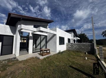 Casa · 85m² · 2 Quartos · 1 Vaga · Casa de Alvenaria em Garopaba