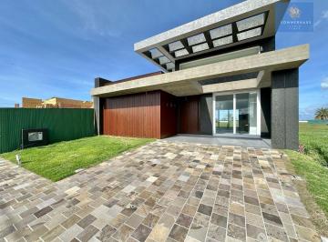 Casa · 160m² · 4 Quartos · 2 Vagas · Casa em condomínio fechado em Xangri Lá