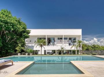 Casa · 300m² · 5 Quartos · 30 Vagas · Mansão na Pipa. Bom gosto, segurança, espaço e conforto num só lugar.
