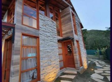 20231123123747869719.jpg · Casa para Venda em Petrópolis, Itaipava, 3 suítes, 1 banheiro, 1 vaga