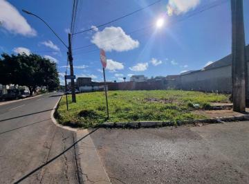 Terreno de 1 quarto, Planaltina · Lote comercial de esquina com 2 frentes na Avenida Independência