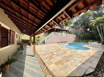 Casa · 412m² · 3 Quartos · 8 Vagas · Cond Chácar dos Lagos - Térrea 3 suítes, anexo gourmet, piscina e pomar!