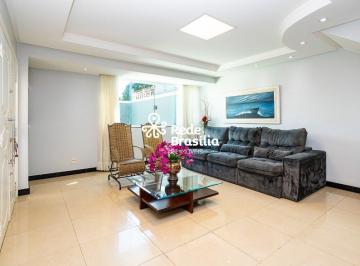 Casa · 200m² · 4 Quartos · 5 Vagas · QI 18 | Casa Sobrado com 4 quartos - sendo 3 suítes - varanda - 5 vagas - aceita financiamento - Gua