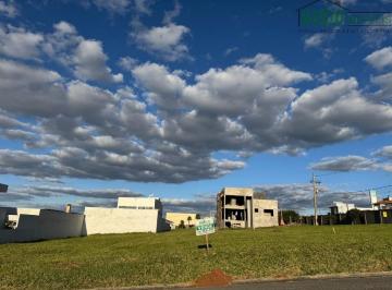 Foto 01 · Terreno à venda no Condomínio Vale do Itararé em Itararé-SP  525m² de área  Infraestrutura completa 