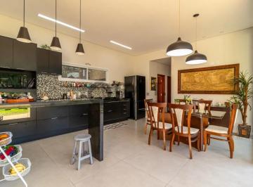 Foto 01 · Venda de Casa em Condomínio em Sorocaba-SP, 3 Quartos, 3 Suítes, 2 Salas, 2 Banheiros, 4 Vagas de Ga