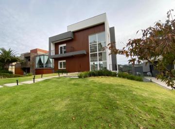 Casa · 450m² · 4 Quartos · Residência Exclusiva com 4 Suítes e Vista Privilegiada no Alphaville - Gramado/R