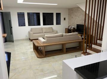 Casa de 3 quartos, Brasília · Sobrado Alto Padrão com Piscina e Área Gourmet na Melhor Localização!