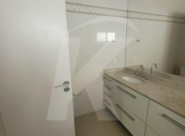 Casa · 200m² · 3 Quartos · 3 Vagas · Sobrado de 200m2 em condomínio fechado com 3 dormitórios, 2 suítes e 3 vagas