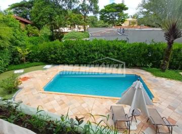 Casa · 510m² · 3 Quartos · 8 Vagas · Casa com 2 Quartos sendo 1 suíte em Condomínio com Lazer Completo - Lago Azul