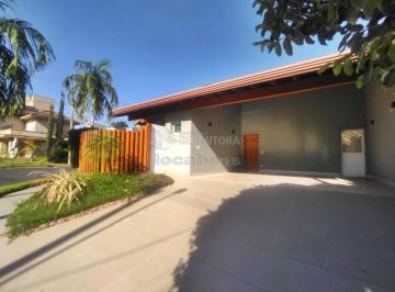 Casa · 392m² · 3 Quartos · 2 Vagas · Condominio Damha III - Casa de esquina com 3 dormitórios sendo 1 suíte com closet e 2 tipo apartamen