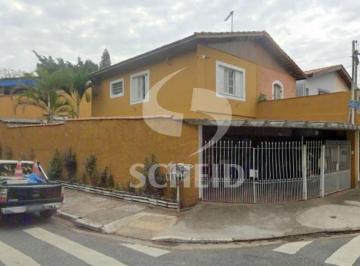 Casa · 104m² · 3 Quartos · 2 Vagas · Alugo Sobrado no Campo Grande, 104m², 3 dormitórios, 2 vagas, edícula, corredor lateral e jardim.