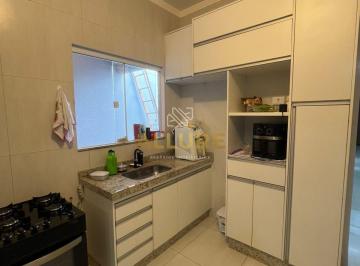 Casa · 3 Quartos · 1 Vaga · Jardim dos Ipês I