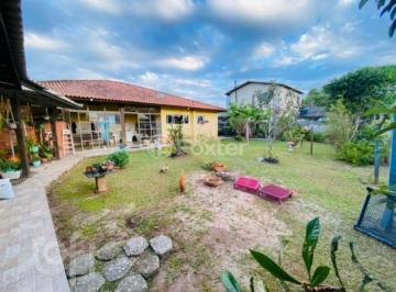 4af9fd14 · Casa, 5 dormitórios, 350 m², em Barra da Lagoa