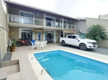 Casa · 300m² · 3 Quartos · 2 Vagas · Sobrado em Itacolomi, Balneário Piçarras/SC de 300m² 3 quartos à venda por R$ 1.750.000,00