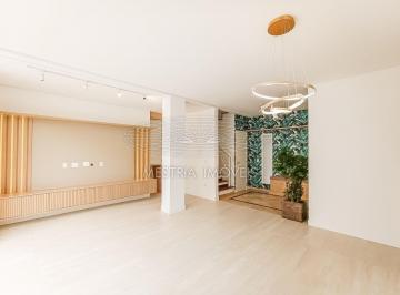 Casa · 350m² · 3 Quartos · 3 Vagas · Casa totalmente reformada com acabamento de alto padrão.