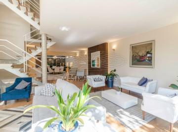 Casa · 372m² · 4 Quartos · 6 Vagas · Casa linda em condomínio exclusivo , com reforma de altíssimo padrão!
