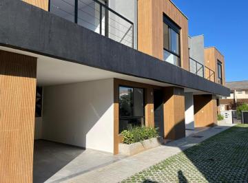 202408301733032230.jpg · Casa Geminada para Venda  3 dormitórios, 1 suíte, 3 banheiros, 2 vagas