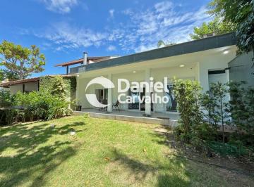Casa · 450m² · 3 Quartos · 2 Vagas · Casa frente mar á venda em Governador Celso Ramos /SC