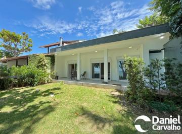 Casa · 450m² · 3 Quartos · 2 Vagas · Casa frente mar á venda em Governador Celso Ramos /SC