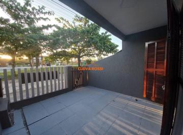 Casa · 70m² · 2 Quartos · 1 Vaga · Sobrado à Venda 150 Metros Do Mar Matinhos