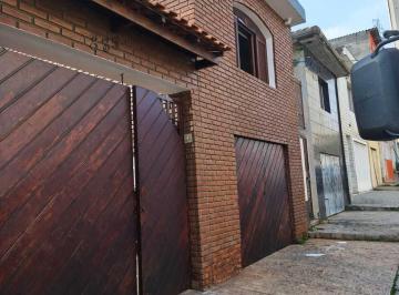 Casa de 4 quartos, São Paulo · Imóvel no bairro Saúde possui 300 metros quadrados com 3 casas no quintal