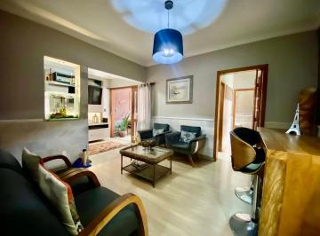 Apartamento · 54m² · 3 Quartos · 1 Vaga · Vendo Área Privativa de três quartos sendo uma suíte no bairro Caiçara