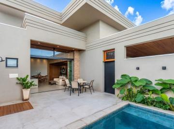 Casa · 245m² · 4 Quartos · Casa à venda no Condomínio Portal das Águas – 4 Quartos | Design arrojado e elegância natural