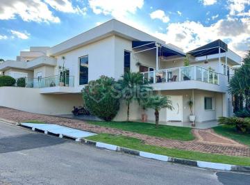 Casa · 327m² · 4 Quartos · 3 Vagas · Casa em condomínio a venda no condomínio Reserva dos Vinhedos, em Louveira, interior de São Paulo.