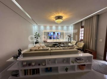 Casa · 480m² · 4 Quartos · 5 Vagas · Sobrado com 4 quartos e 5 banheiros à venda, 390 m² por R$ 1.600.000. Próximo a Puc I.