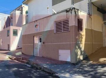 Casa · 100m² · 3 Quartos · 2 Vagas · Sobrado em condomínio fechado com 3 dormitórios, sendo 1 suíte e 2 vagas, na Vila Mazzei.