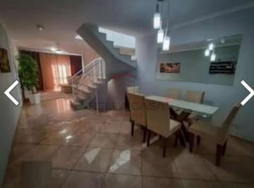 Casa · 139m² · 3 Quartos · 2 Vagas · Sobrado a venda com 3 quartos e quintal no Bairro da Chacara Mafalda