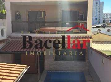 Casa · 300m² · 4 Quartos · 2 Vagas · Casa de rua :  / Residencial / Todos os Santos