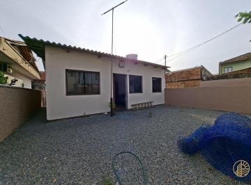 Casa · 61m² · 3 Quartos · 2 Vagas · Casa com 3 dormitórios no Centro de Navegantes/SC.