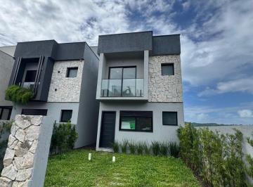 Casa · 170m² · 4 Quartos · Casa à venda no bairro Ferraz - Garopaba/SC