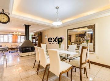 Casa · 412m² · 4 Quartos · 3 Vagas · "Imperdível. Residência com 412m², Lareira, Piscina e Gabinete para seu Conforto!"
