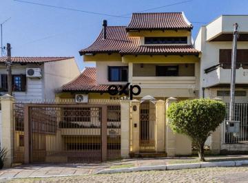 Casa · 412m² · 4 Quartos · 3 Vagas · "Imperdível. Residência com 412m², Lareira, Piscina e Gabinete para seu Conforto!"