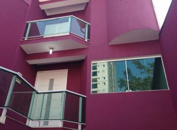 Casa de 3 quartos, Mauá · Sobrado com 220 m² de área construída, 03 dormitórios, sendo 01 suíte, 05 vagas